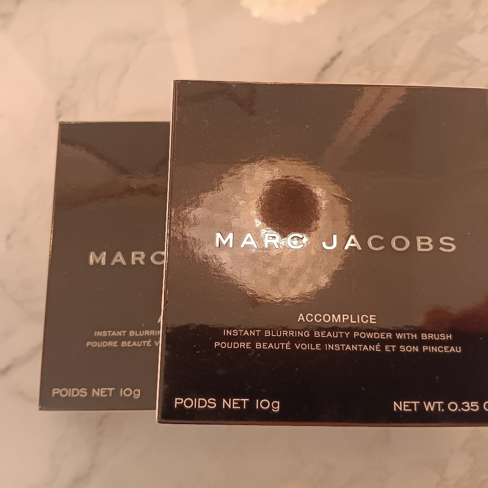 MARC JACOBS Instant Blurring Powder with Brush - ACCOMPLICE - NIB - Set of  TWO